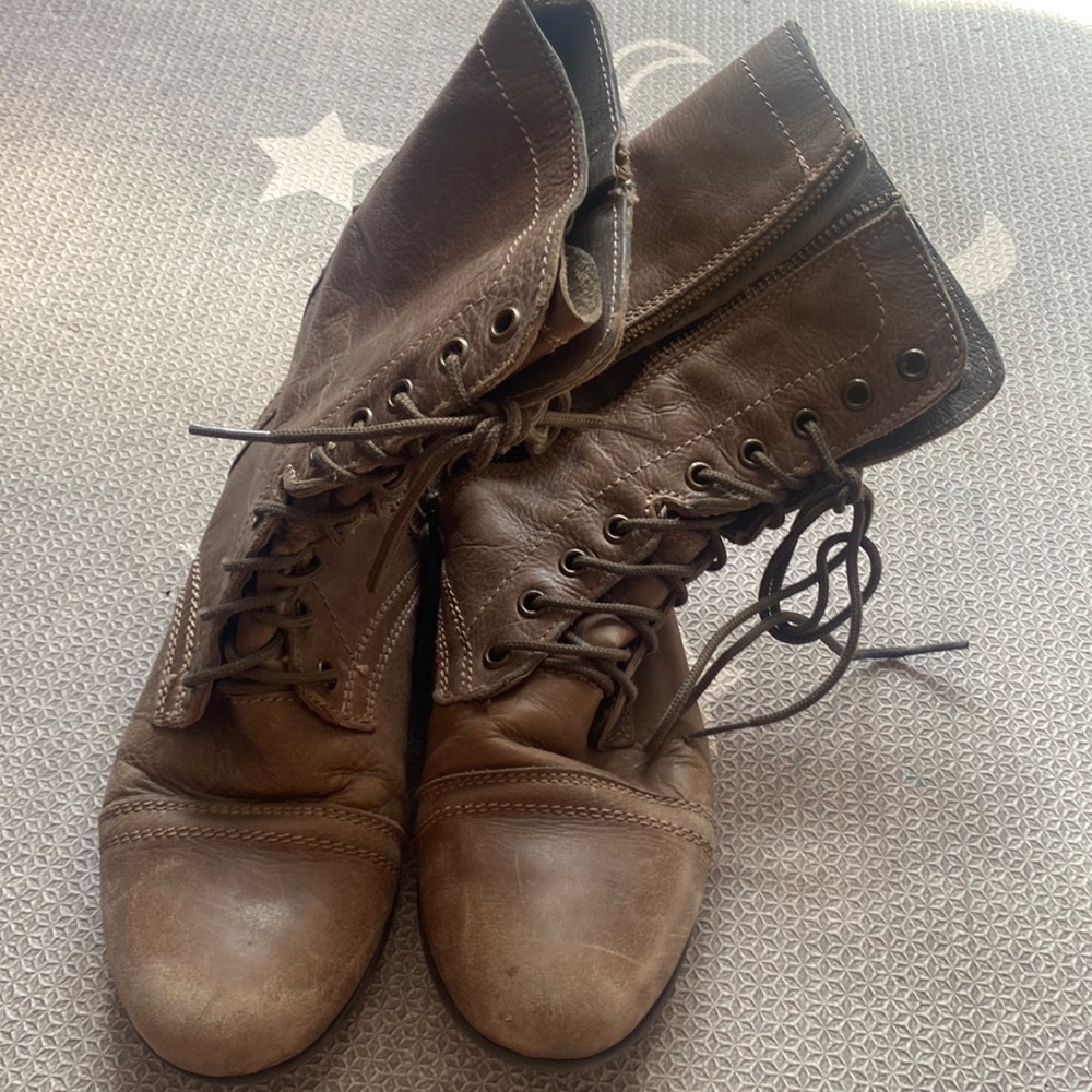 combat style boots